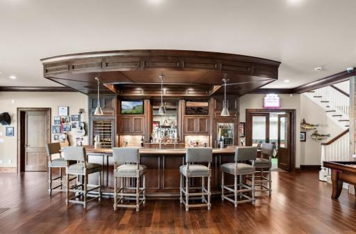 372 Ferndale Road S, Wayzata, MN 55391