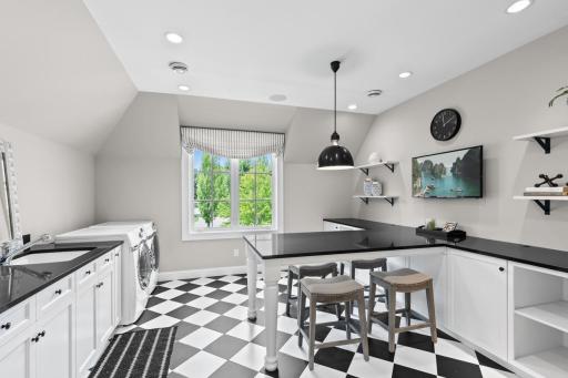 372 Ferndale Road S, Wayzata, MN 55391