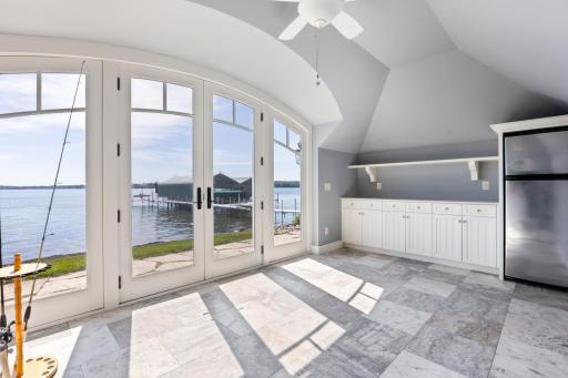 372 Ferndale Road S, Wayzata, MN 55391