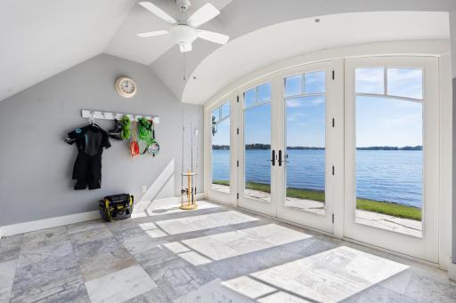 372 Ferndale Road S, Wayzata, MN 55391