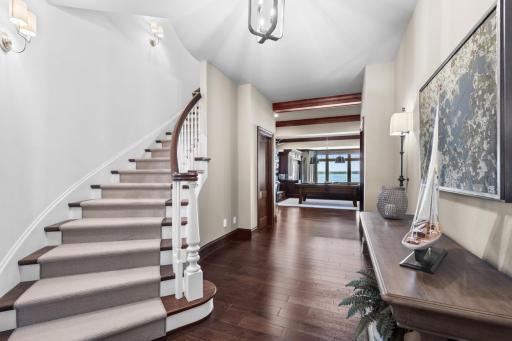 372 Ferndale Road S, Wayzata, MN 55391