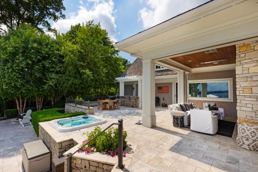372 Ferndale Road S, Wayzata, MN 55391