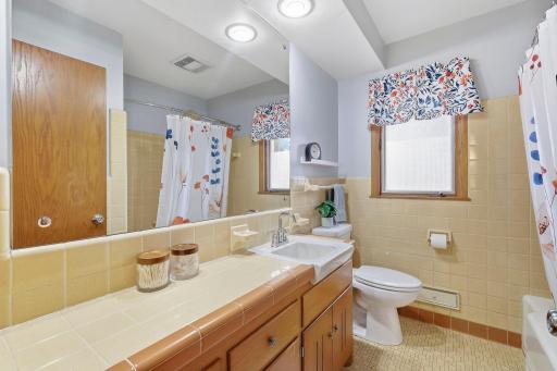 10019 Fremont Avenue S, Bloomington, MN 55431