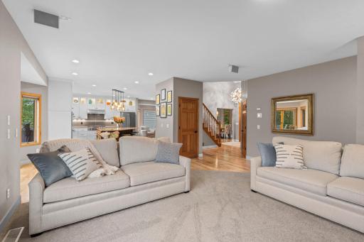 1435 Wildflower Lane, Chaska, MN 55318
