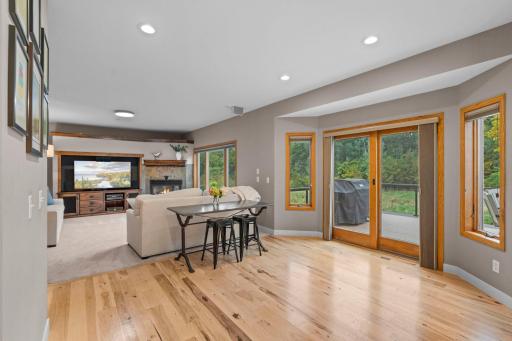 1435 Wildflower Lane, Chaska, MN 55318