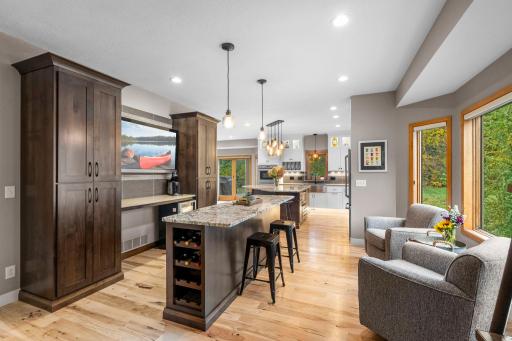1435 Wildflower Lane, Chaska, MN 55318
