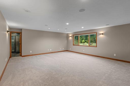 1435 Wildflower Lane, Chaska, MN 55318