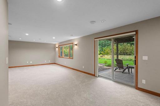 1435 Wildflower Lane, Chaska, MN 55318