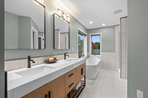 1435 Wildflower Lane, Chaska, MN 55318