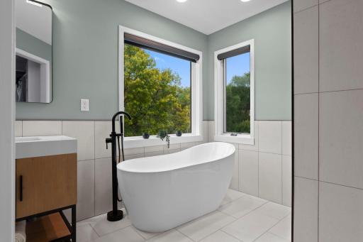 1435 Wildflower Lane, Chaska, MN 55318