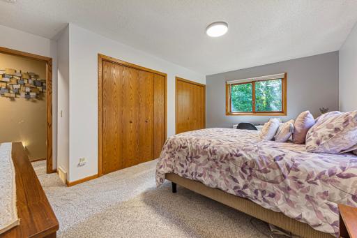 32 main bedroom.jpg