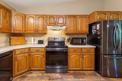 25 kitchen.jpg