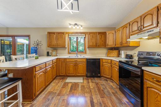 23 kitchen.jpg