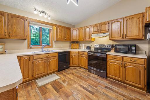 22 kitchen.jpg