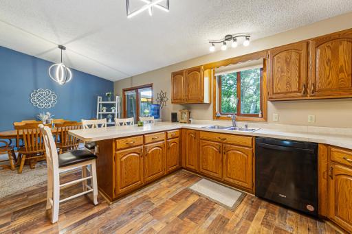 24 kitchen.jpg