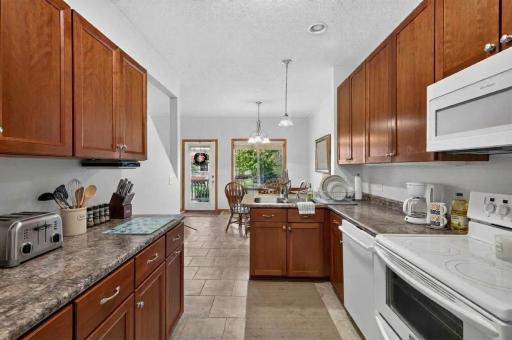 8600 Tessman Circle N, Brooklyn Park, MN 55445