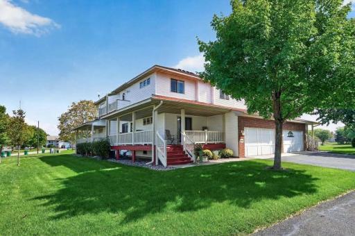 8600 Tessman Circle N, Brooklyn Park, MN 55445