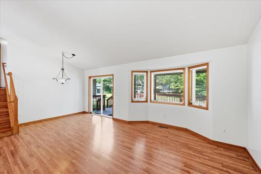 9350 Parkside Drive, Woodbury, MN 55125