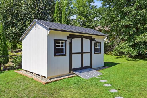 9350 Parkside Drive, Woodbury, MN 55125