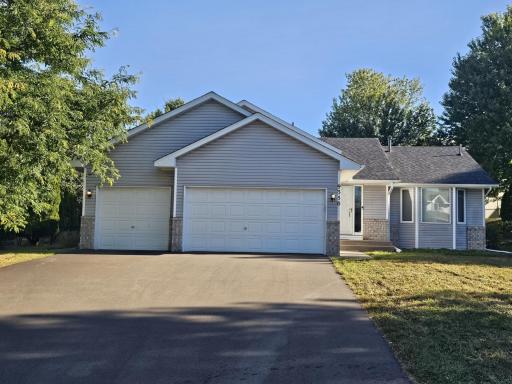 9350 Parkside Drive, Woodbury, MN 55125