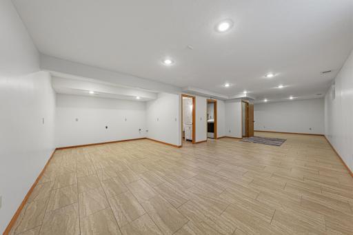1612 Trailwood Lane SW, Faribault, MN 55021