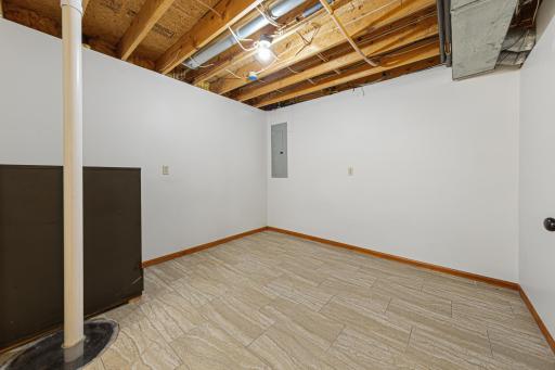 1612 Trailwood Lane SW, Faribault, MN 55021
