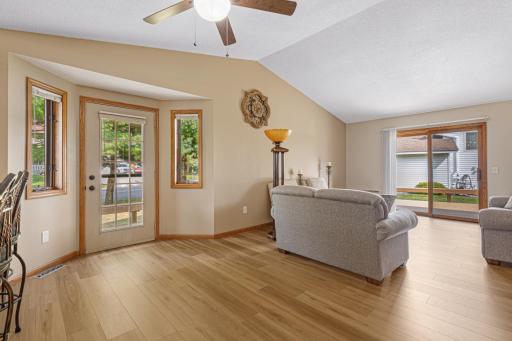 1612 Trailwood Lane SW, Faribault, MN 55021
