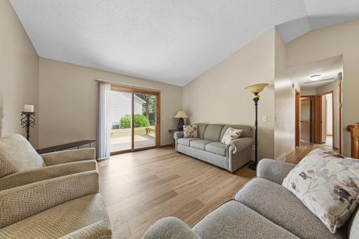 1612 Trailwood Lane SW, Faribault, MN 55021