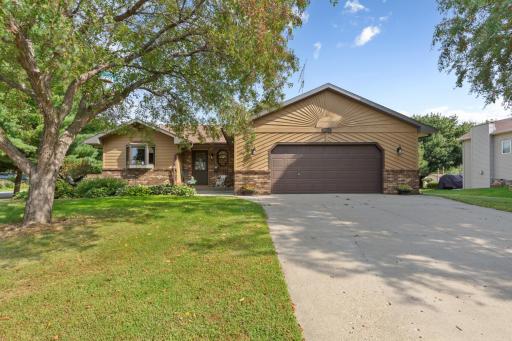 1612 Trailwood Lane SW, Faribault, MN 55021