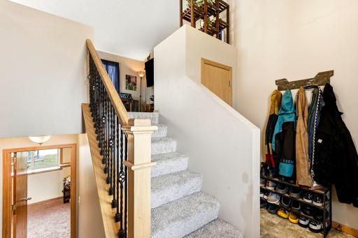 3-web-or-mls-23563-Marigold-St-NW-03.jpg