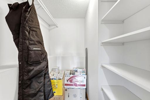 28-web-or-mls-23563-Marigold-St-NW-28.jpg