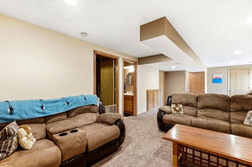 18-web-or-mls-23563-Marigold-St-NW-18.jpg