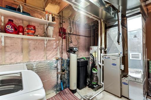 27-web-or-mls-23563-Marigold-St-NW-27.jpg