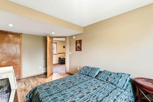 23-web-or-mls-23563-Marigold-St-NW-23.jpg