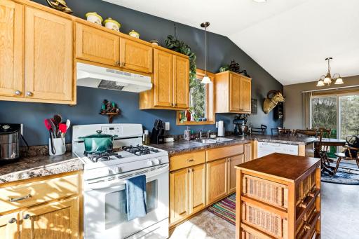 12-web-or-mls-23563-Marigold-St-NW-12.jpg