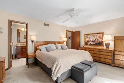 52-web-or-mls-525 Park Ln-52.jpg