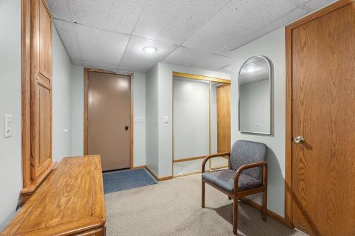 64-web-or-mls-525 Park Ln-64.jpg
