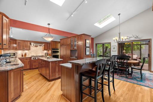 41-web-or-mls-525 Park Ln-41.jpg