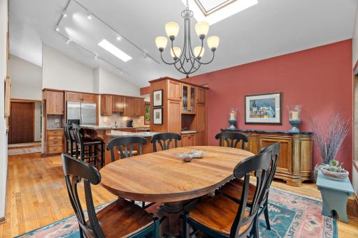 37-web-or-mls-525 Park Ln-37.jpg