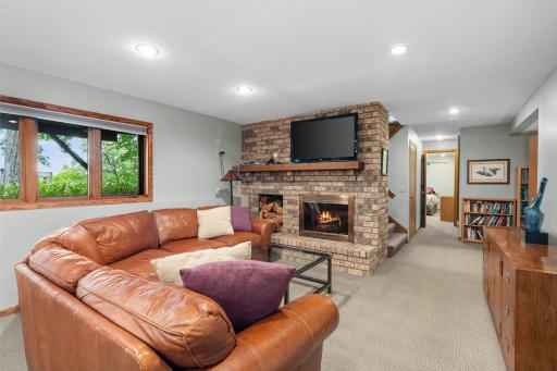 57-web-or-mls-525 Park Ln-57.jpg