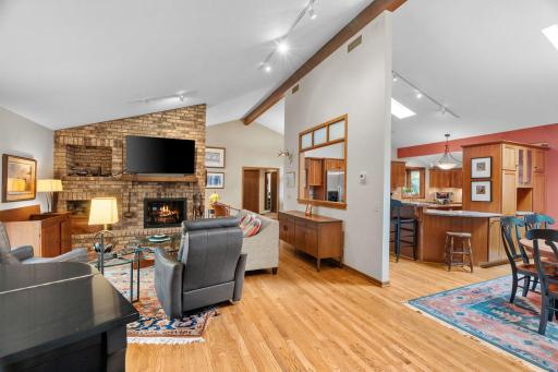 35-web-or-mls-525 Park Ln-35.jpg