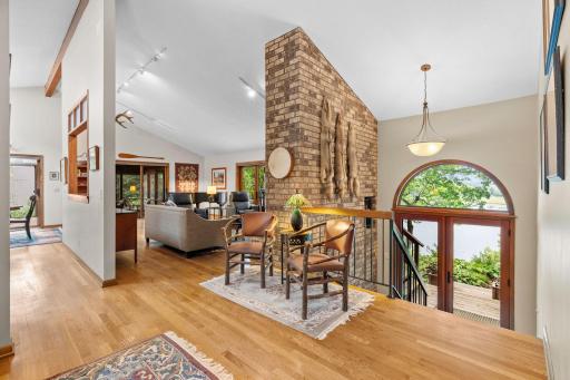 30-web-or-mls-525 Park Ln-30.jpg