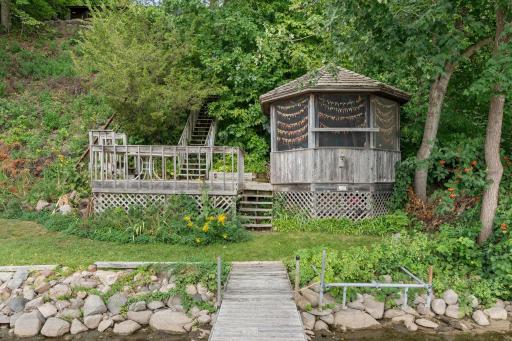 15-web-or-mls-525 Park Ln-15.jpg