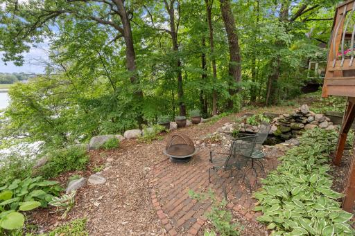 10-web-or-mls-525 Park Ln-10.jpg