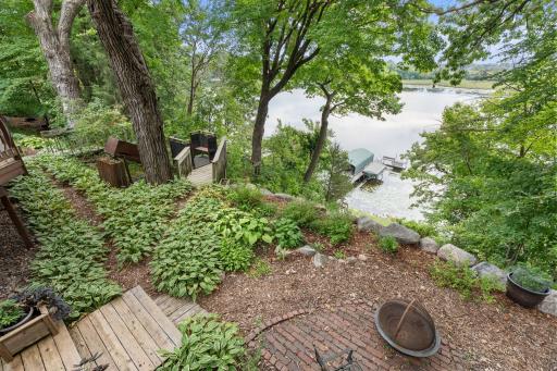 8-web-or-mls-525 Park Ln-8.jpg