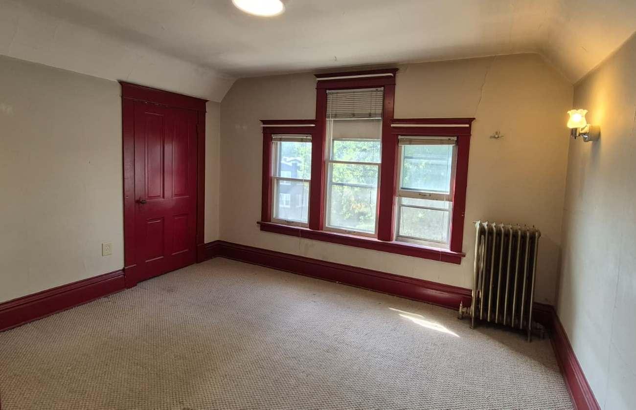 3rd Floor Bedroom with 2 Walk in Closets