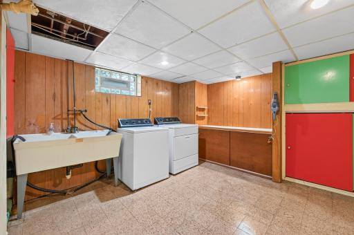 LL Laundry Room