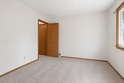 1561 Clarence Street, Saint Paul, MN 55106