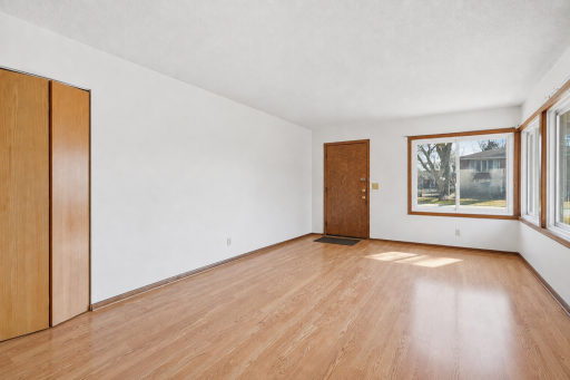 1561 Clarence Street, Saint Paul, MN 55106