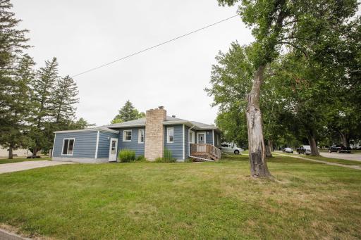 22 S California Avenue, Morris, MN 56267